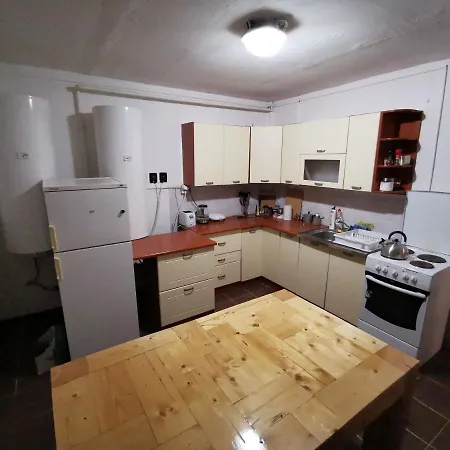 Pod Majovou Muldou Orman Evi