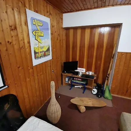 Pod Majovou Muldou Orman Evi